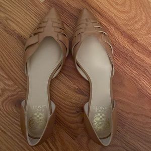 NWOB Vince Camuto point toe flats